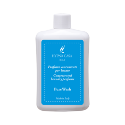 Su una bottiglia bianca con un'etichetta blu e un tappo bianco è riportata la scritta "Profuma Bucato Pure Wash – Hypno – 400 ml".
