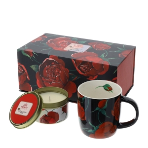 Set Candela e Mug in Porcellana – Rose Baccarat – Hervit Confezioni Regalo Un set regalo contenente il SET CANDELA 150G MUG PORC.ROSE BACCARAT, che include una tazza nera con motivo a rosa rossa, una candela in latta abbinata con coperchio rosso e una scatola decorativa con motivi a rosa.