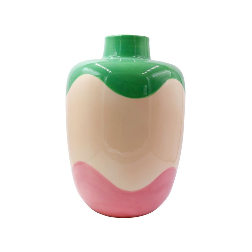 Vaso Rocio in Ceramica – Que Rico Querico Il Vaso Rocio in Ceramica - Que Rico presenta una finitura lucida con fasce ondulate di colore verde, crema e rosa su una base bianca: un pezzo decorativo artistico e unico, che cattura l'attenzione.