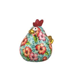 Gallina Matilda di Pomme Pidou è una figurina decorativa di pollo con corpo rotondo, pettine rosso, becco e ali dorati, il tutto ornato da un colorato motivo floreale e leopardato.