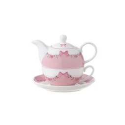 Il Teiera Tea For One con Fiocchi di L'Arte di Nacchi &egrave; caratterizzato da fiocchi rosa e accenti floreali. Questo elegante set rosa e bianco comprende una teiera impilata, una tazza da t&egrave; e un piattino coordinati per una presentazione incantevole.
