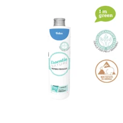 Un flacone bianco di Felce Profumo per il Bucato Essentia 250 ml, adatto alle pelli sensibili e cruelty-free, presenta le icone di certificazione verde e marrone "I'm green" e "dermatologically tested".