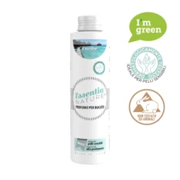 Un flacone bianco da 250 ml di Essentia "Caribe - Profumo per il Bucato" con accenti verdi, testo in italiano e icone per la pelle sensibile, l'eco-compatibilità e i test cruelty-free.