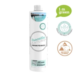 Un flacone bianco da 500 ml di Essentia Caribe Profumo per il Bucato, ipoallergenico, per pelli sensibili, ad alta profumazione, cruelty-free ed eco-friendly con etichetta "I'm green". Godetevi la freschezza dei Caraibi a ogni lavaggio.