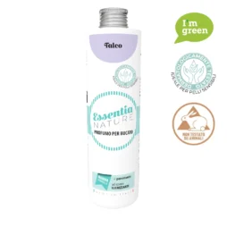 Un flacone bianco da 500 ml di Essentia Talco Profumo per il bucato con tappo argentato, etichette verdi ecologiche e cruelty-free e testo in italiano che indica che è adatto alle pelli sensibili.