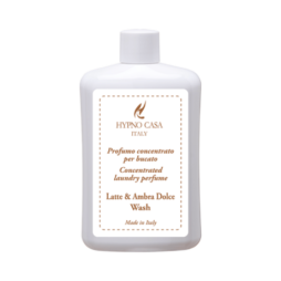 Profumo per bucato Hypno Casa Profuma nella fragranza Latte & Ambra Dolce, flacone bianco da 400 ml. Prodotto in Italia.
